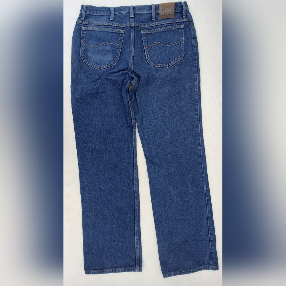 Men's Lee Jeans Size 38x34 Medium Wash - Picture 2 of 3